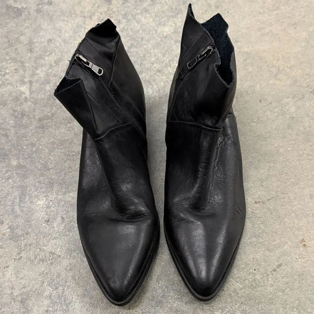 Fabianelli Black Leather Zipper Boots